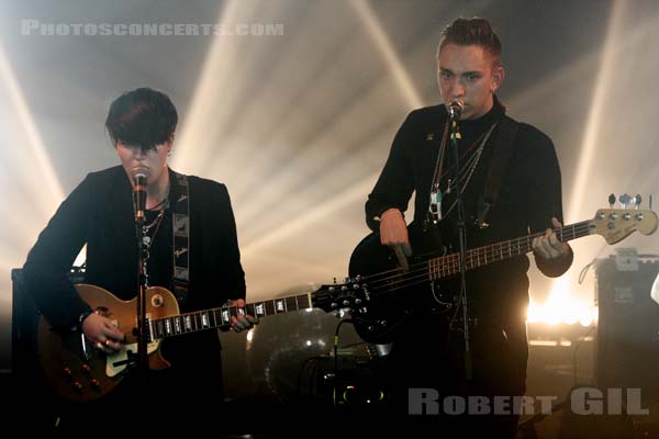 THE XX - 2009-10-09 - PARIS - Point Ephemere - Romy Madley Croft - Oliver Sim
